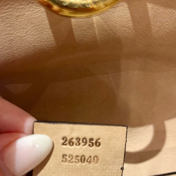 GUCCI
Leather Snaffle Bit Small Shoulder Bag Beige - Picture 15 of 17